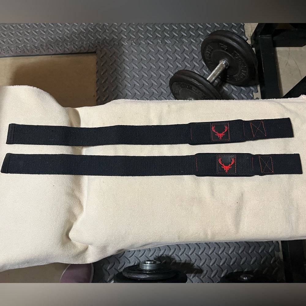 BuckedUp black lifting straps